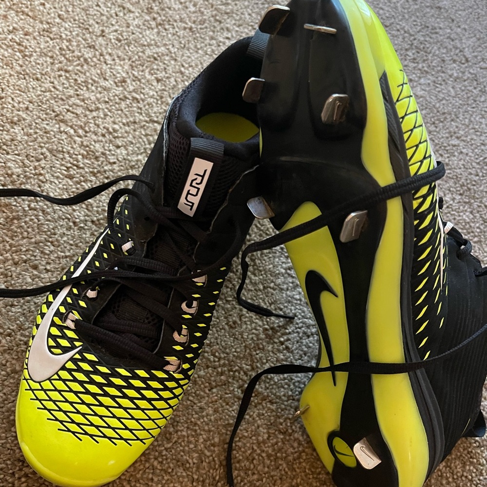 Mens Like New Nike Baseball Cleats